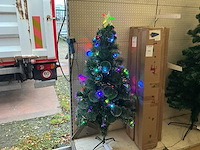 Kunststof kerstboom. - afbeelding 1 van  2