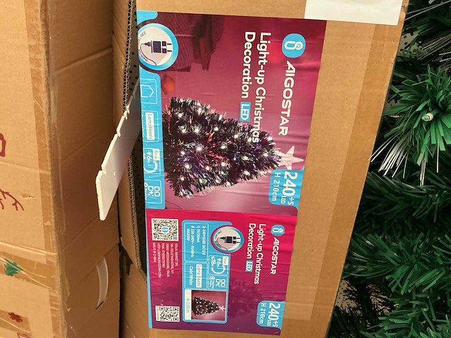 Kunststof kerstboom. - afbeelding 3 van  3