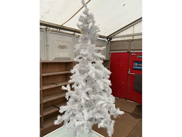 Kunststof kerstboom. - afbeelding 2 van  2