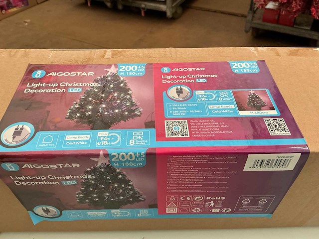 Kunststof kerstboom. - afbeelding 1 van  1