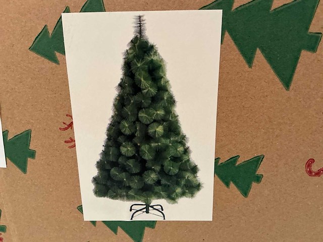 Kunststof kerstboom. - afbeelding 1 van  1