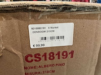 Kunststof kerstboom. - afbeelding 2 van  2