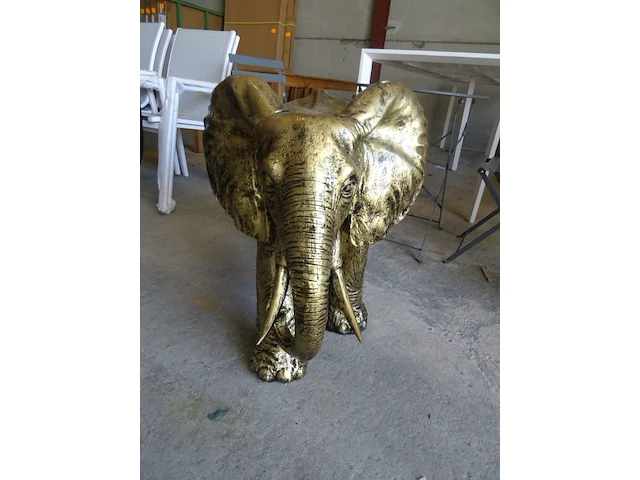 Kunststof olifant - afbeelding 2 van  4