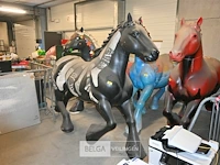 Kunststof paard - afbeelding 2 van  6