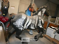 Kunststof paard - afbeelding 4 van  6