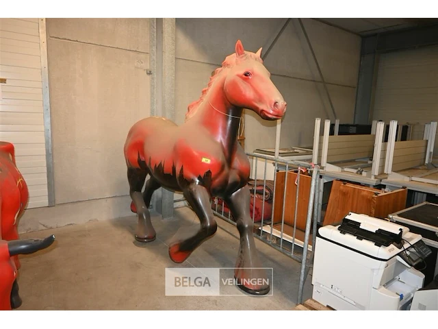 Kunststof paard - afbeelding 1 van  6