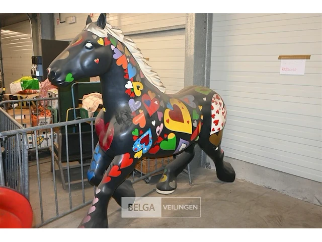 Kunststof paard - afbeelding 1 van  8