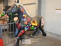 Kunststof paard - afbeelding 1 van  8