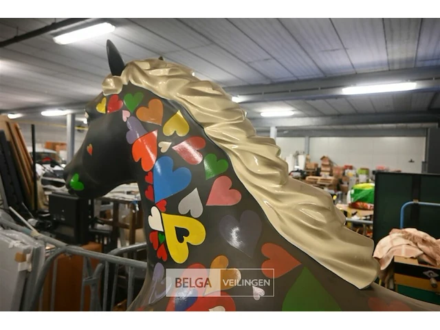 Kunststof paard - afbeelding 6 van  8