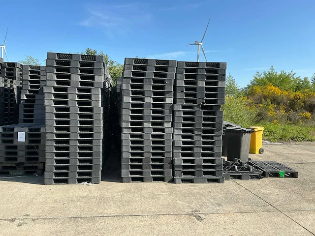 Kunststof pallets (440x) - afbeelding 1 van  2