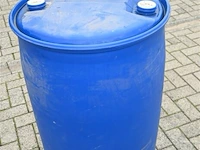 Kunststof vat met "ad blue" - afbeelding 3 van  3