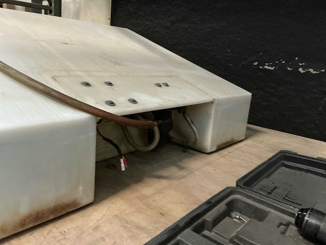 Kunststof watertank - afbeelding 3 van  4