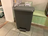 Kunststoffen vuilnisbak vv voetpedaal - afbeelding 1 van  3