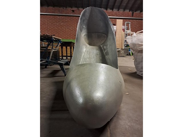 Kunstwerk schoen 2000mm x 700mm x 1400mm hoogte - afbeelding 5 van  6