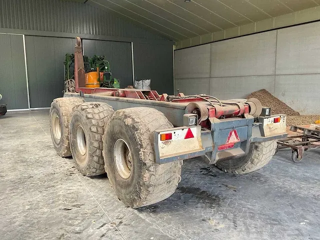 Kurstjens haakarmsysteem containerchassis - afbeelding 15 van  20