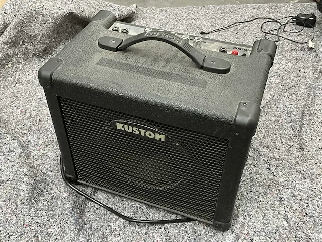 Kustom kba16 basversterker - afbeelding 1 van  5