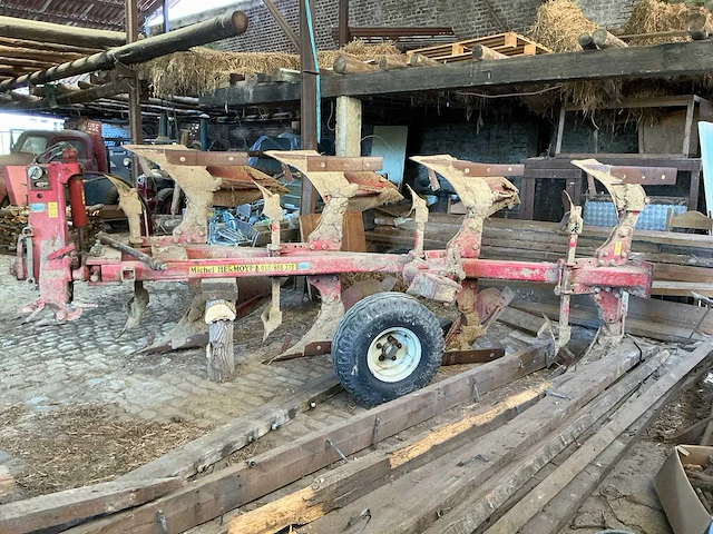 Kverneland - 4-schaar wentelploeg - plough - afbeelding 8 van  15