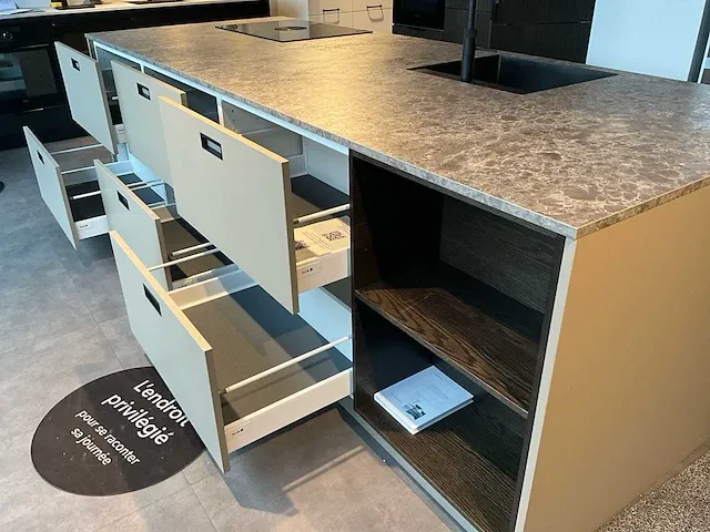 Kvik avolia clay/corisa showroom co22-0324 keukenopstelling - afbeelding 13 van  21
