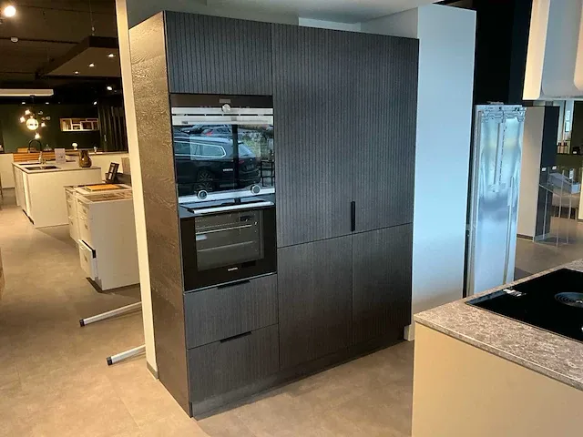 Kvik avolia clay/corisa showroom co22-0324 keukenopstelling - afbeelding 16 van  21
