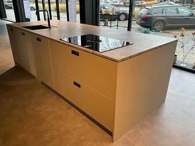 Kvik avolia clay/corisa showroom co22-0324 keukenopstelling - afbeelding 17 van  21