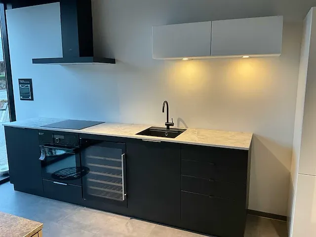 Kvik bordo black showroom co22-0432 keukenopstelling - afbeelding 7 van  14