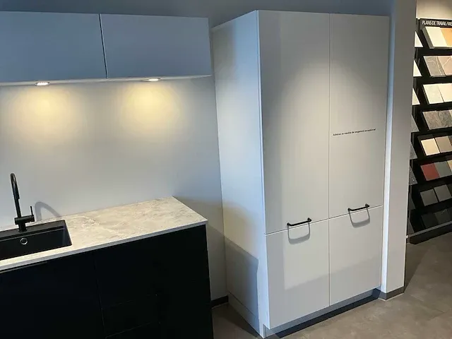 Kvik bordo black showroom co22-0432 keukenopstelling - afbeelding 8 van  14