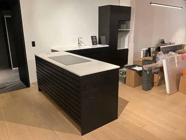 Kvik k mano sera+cima black showroom co17-0013 keukenopstelling - afbeelding 1 van  18