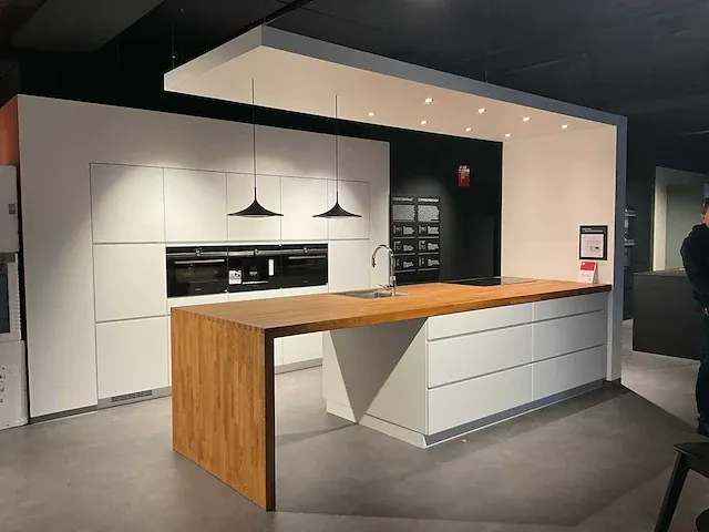 Kvik mano white showroom co17-0011 keukenopstelling - afbeelding 12 van  21