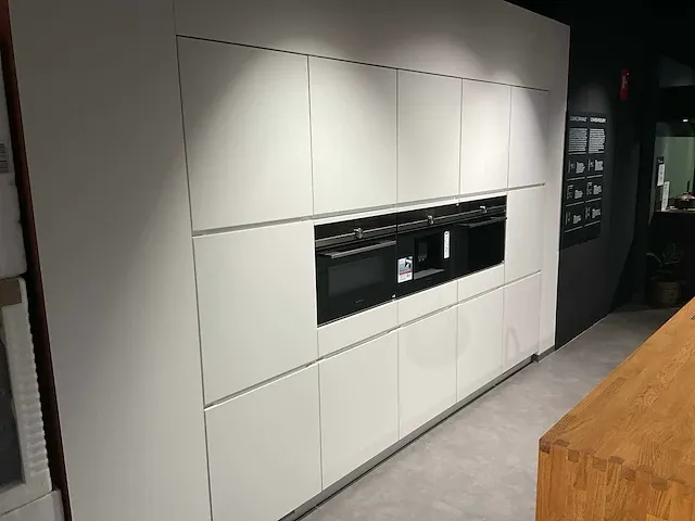 Kvik mano white showroom co17-0011 keukenopstelling - afbeelding 16 van  21
