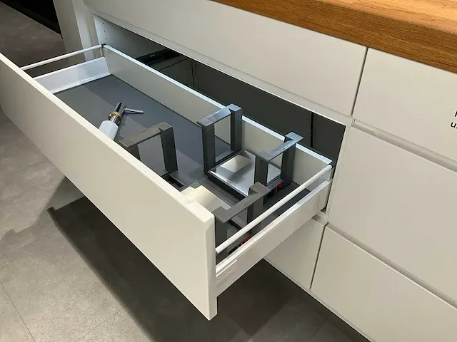Kvik mano white showroom co17-0011 keukenopstelling - afbeelding 17 van  21