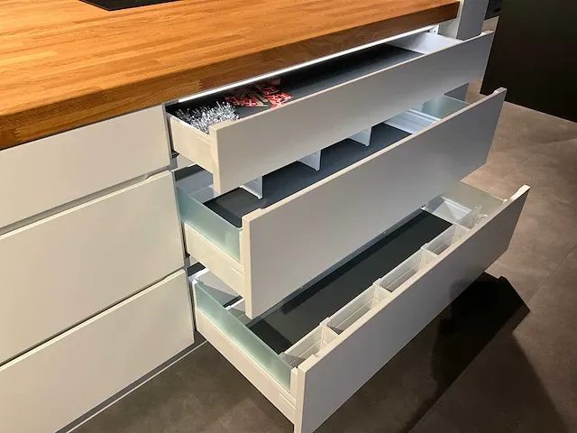 Kvik mano white showroom co17-0011 keukenopstelling - afbeelding 20 van  21