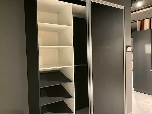 Kvik modulo 16 inbouw kleerkast - afbeelding 2 van  3