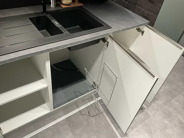 Kvik showroom inbouw wasruimte - afbeelding 4 van  9