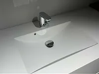 Kvik showroom mano white hangkast in l-vorm badkamermeubel - afbeelding 3 van  4