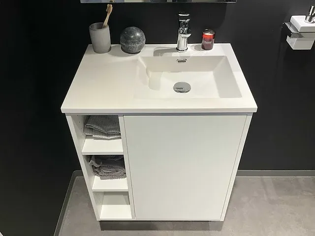 Kvik showroom milk hangkast badkamermeubel - afbeelding 2 van  5