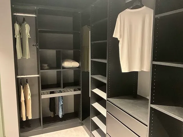 Kvik showroom vario19 inbouw l-vorm dressing - afbeelding 2 van  4