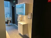 Kvik showroom veda hangkast badkamermeubel met spiegelkast - afbeelding 1 van  5