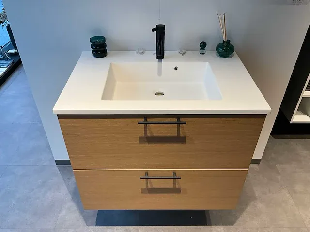 Kvik showroom veda light oak hangkast badkamermeubel - afbeelding 1 van  2