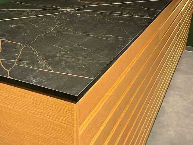 Kvik showroom wandkast - afbeelding 3 van  7