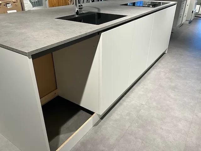 Kvik tinta white showroom co21-0299 keukenopstelling - afbeelding 6 van  11