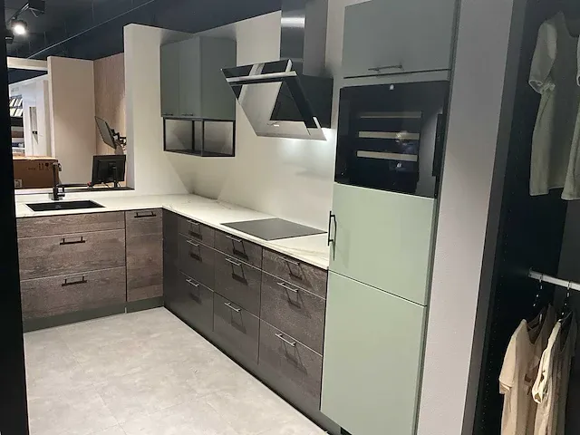 Kvik veda dark oak / green showroom co21-0157 keukenopstelling - afbeelding 7 van  14
