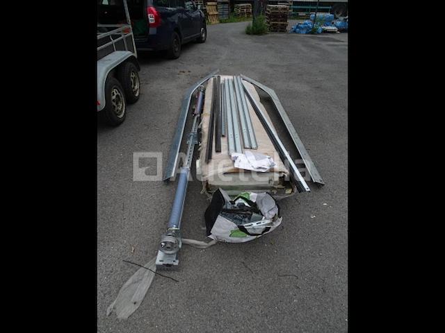 Kwarts sectionale garagedeuren - afbeelding 1 van  9