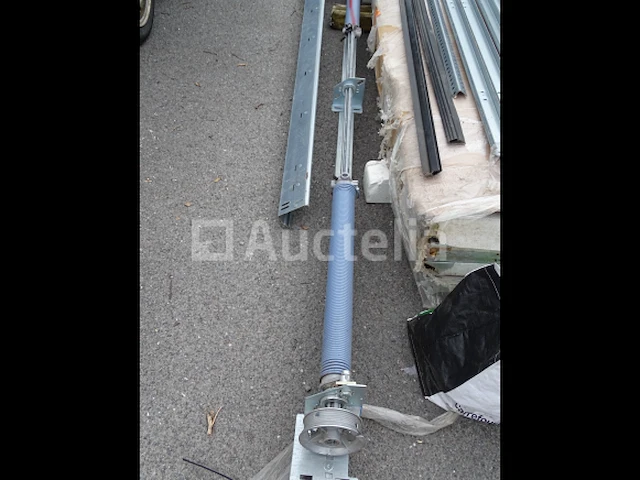 Kwarts sectionale garagedeuren - afbeelding 9 van  9