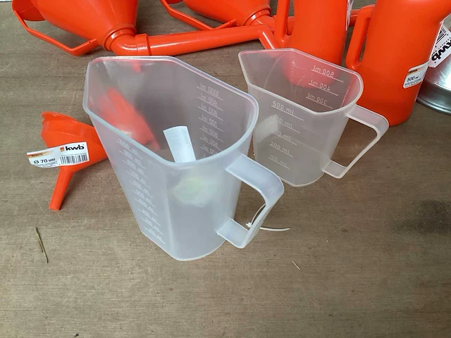 Kwb mix kavel trechters en maatbekers - afbeelding 1 van  3