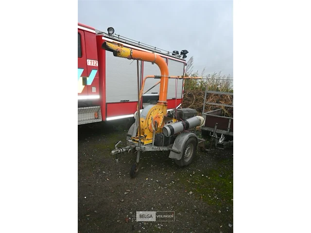 Kwh bladzuiger op aanhangwagen - afbeelding 1 van  9