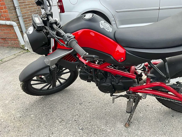 Kymco - kp-w 125 - motorfiets - afbeelding 4 van  19