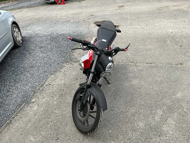Kymco - kp-w 125 - motorfiets - afbeelding 12 van  19