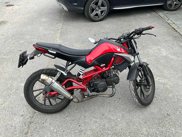Kymco - kp-w 125 - motorfiets - afbeelding 14 van  19