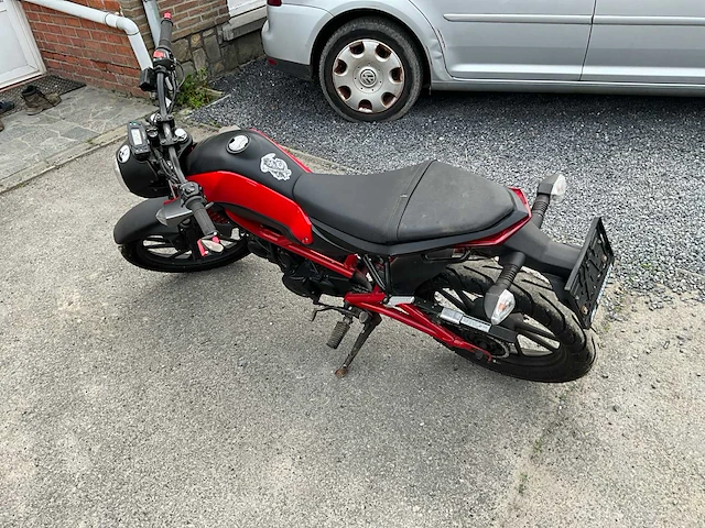 Kymco - kp-w 125 - motorfiets - afbeelding 17 van  19