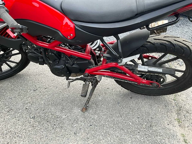Kymco - kp-w 125 - motorfiets - afbeelding 18 van  19